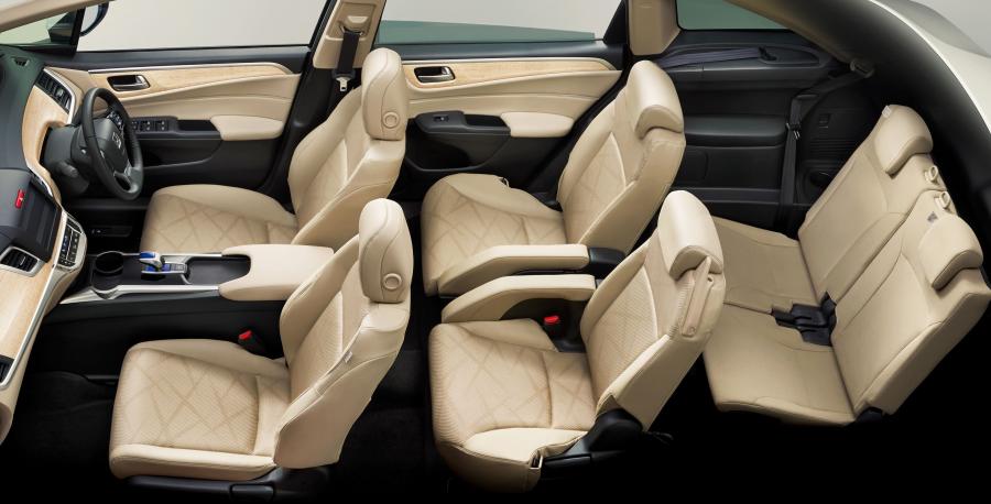  Honda Jade Hybrid 2015 года  (фото 27 из 30)